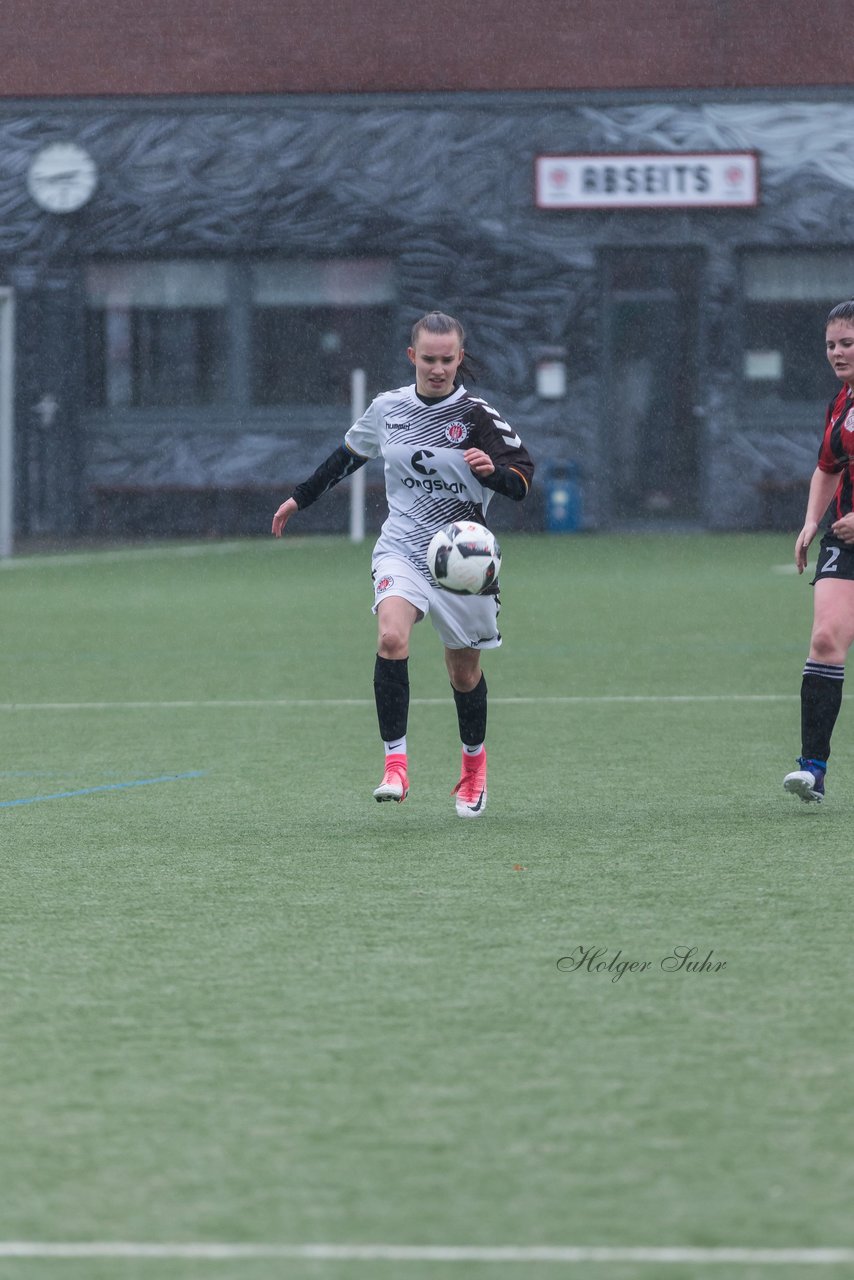 Bild 158 - B-Juniorinnen FC St.Pauli . Braedstrup IF : Ergebnis: 4:1